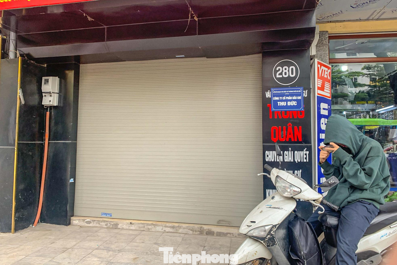 Cơ sở đang trong tình trạng "cửa đóng, then cài" Cơ sở đang trong tình trạng "cửa đóng, then cài"