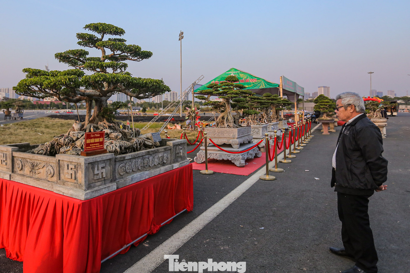 Tại Khu trường đua F1, (quận Nam Từ Liêm, Hà Nội), trong "Festival sản phẩm nông nghiệp và làng nghề Hà Nội lần thứ hai năm 2022" đã giới thiệu, trưng bày hơn 1000 tác phẩm sinh vật cảnh - bonsai tiêu biểu của 15 tỉnh, thành phố phía Bắc
