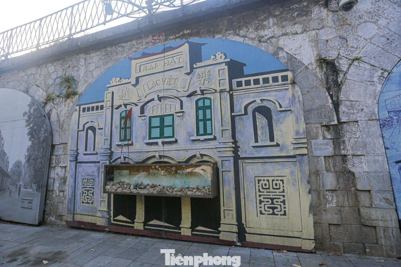 Tuy nhiên, trong thời gian gần đây, các tác phẩm tranh Bích họa trên đoạn phố này đang xuống cấp, hư hại, không gian vỉa hè bị lấn chiếm gây mất mỹ quan.