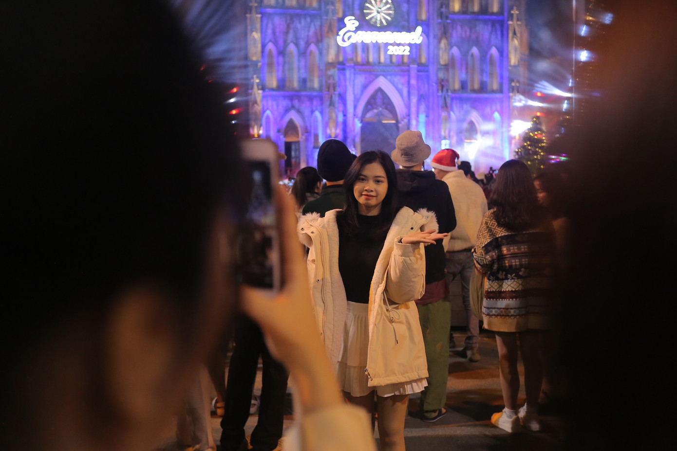 Người dân Thủ đô check-in tại một trong nhà thờ lâu đời nhất Thủ đô. Người dân Thủ đô check-in tại một trong nhà thờ lâu đời nhất Thủ đô.