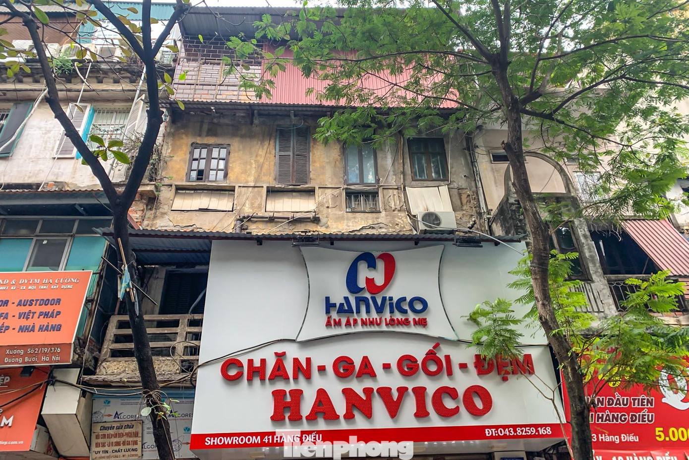 Địa chỉ trên đang là nơi sinh sống của nhiều hộ dân, tầng 1 kinh doanh buôn bán chăn-ga-gối-đệm. Địa chỉ trên đang là nơi sinh sống của nhiều hộ dân, tầng 1 kinh doanh buôn bán chăn-ga-gối-đệm.