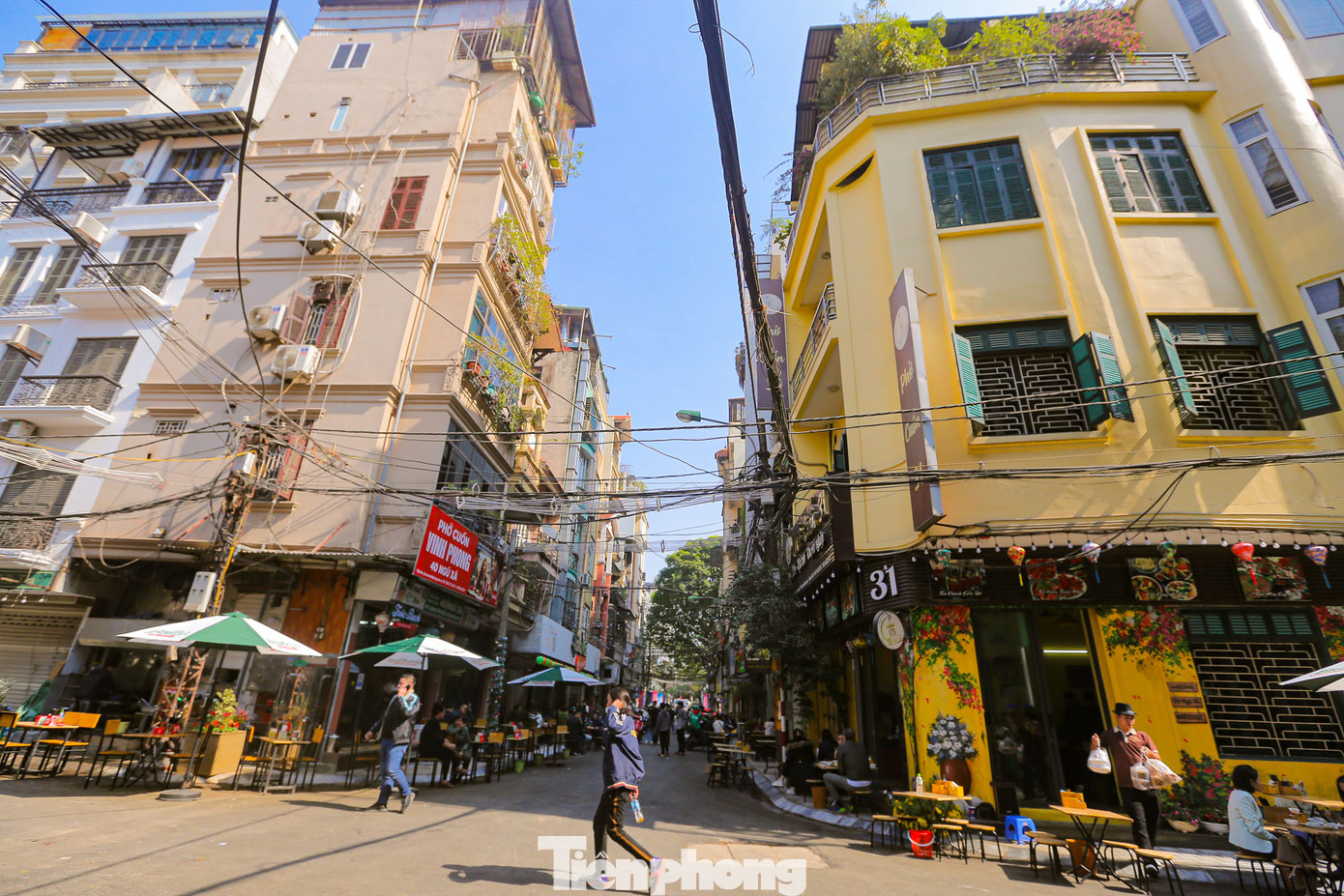 Phạm vi Khu phố ẩm thực đêm kết hợp đi bộ Đảo Ngọc - Ngũ Xã gồm 7 tuyến phố: Ngũ Xá, Trần Tế Xương, Nguyễn Khắc Hiếu, Mạc Đĩnh Chi, Nam Tràng, Lạc Chính và Trấn Vũ. Trong đó, 2 tuyến phố trung tâm đảo là phố Ngũ Xã và phố Nguyễn Khắc Hiếu. Phạm vi Khu phố ẩm thực đêm kết hợp đi bộ Đảo Ngọc - Ngũ Xã gồm 7 tuyến phố: Ngũ Xá, Trần Tế Xương, Nguyễn Khắc Hiếu, Mạc Đĩnh Chi, Nam Tràng, Lạc Chính và Trấn Vũ. Trong đó, 2 tuyến phố trung tâm đảo là phố Ngũ Xã và phố Nguyễn Khắc Hiếu.