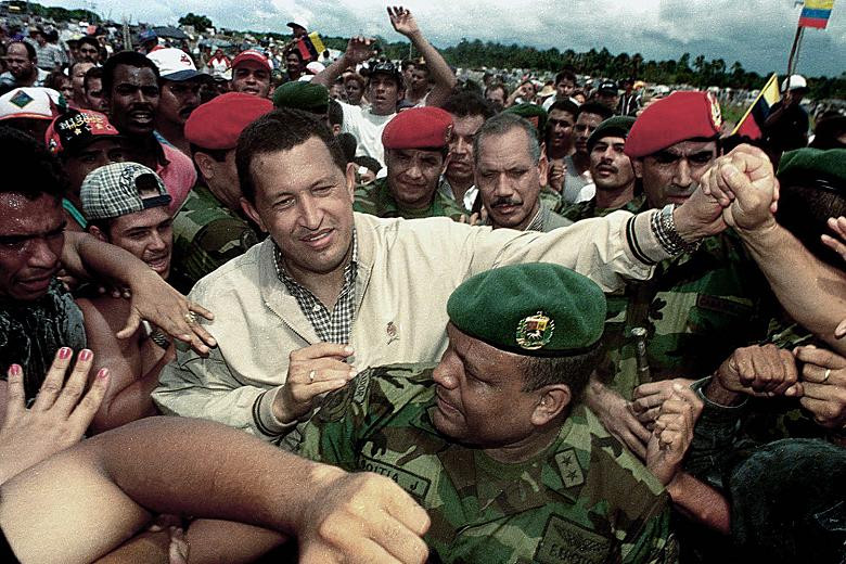 Tổng thống Hugo Chavez gặp gỡ những người ủng hộ tại thành phố Maturin năm 1999 