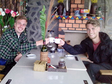 Hào hứng thưởng thức cà phê chồn. Hào hứng thưởng thức cà phê chồn