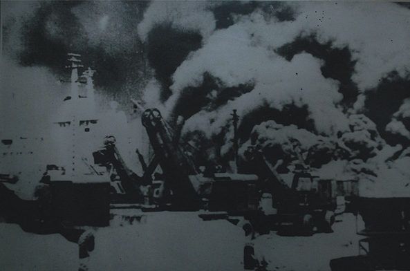 Cảng Hải Phòng bị máy bay Mỹ ném bom ngày 16/4/1972