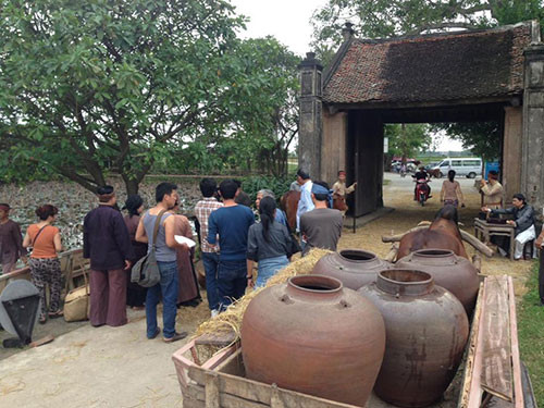 Bối cảnh bộ phim được quay tại làng cổ Đường Lâm
