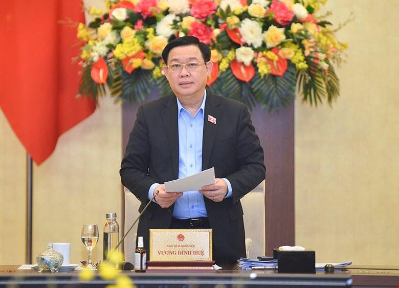 Chủ tịch Quốc hội Vương Đình Huệ phát biểu tại phiên họp Ủy ban Thường vụ Chủ tịch Quốc hội Vương Đình Huệ phát biểu tại phiên họp Ủy ban Thường vụ