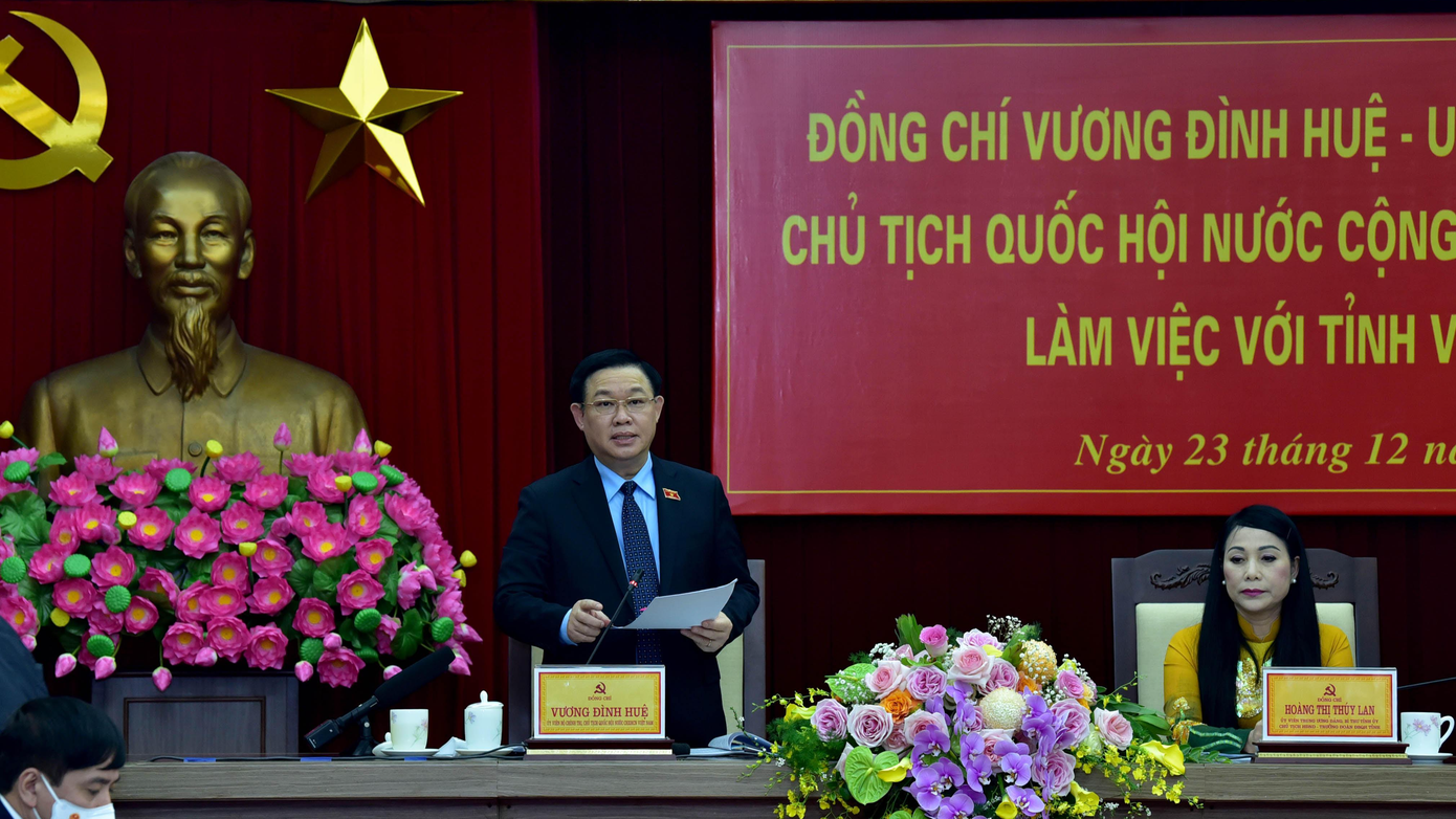 Chủ tịch Quốc hội Vương Đình Huệ thăm, làm việc tại tỉnh Vĩnh Phúc.