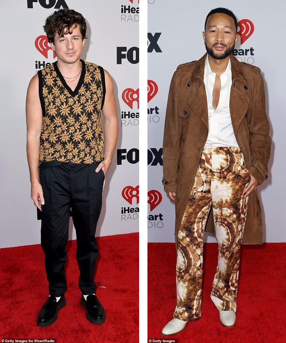 Charlie Puth như một ông chú, trong khi John Legend diện bộ đồ khá "đồng bóng".