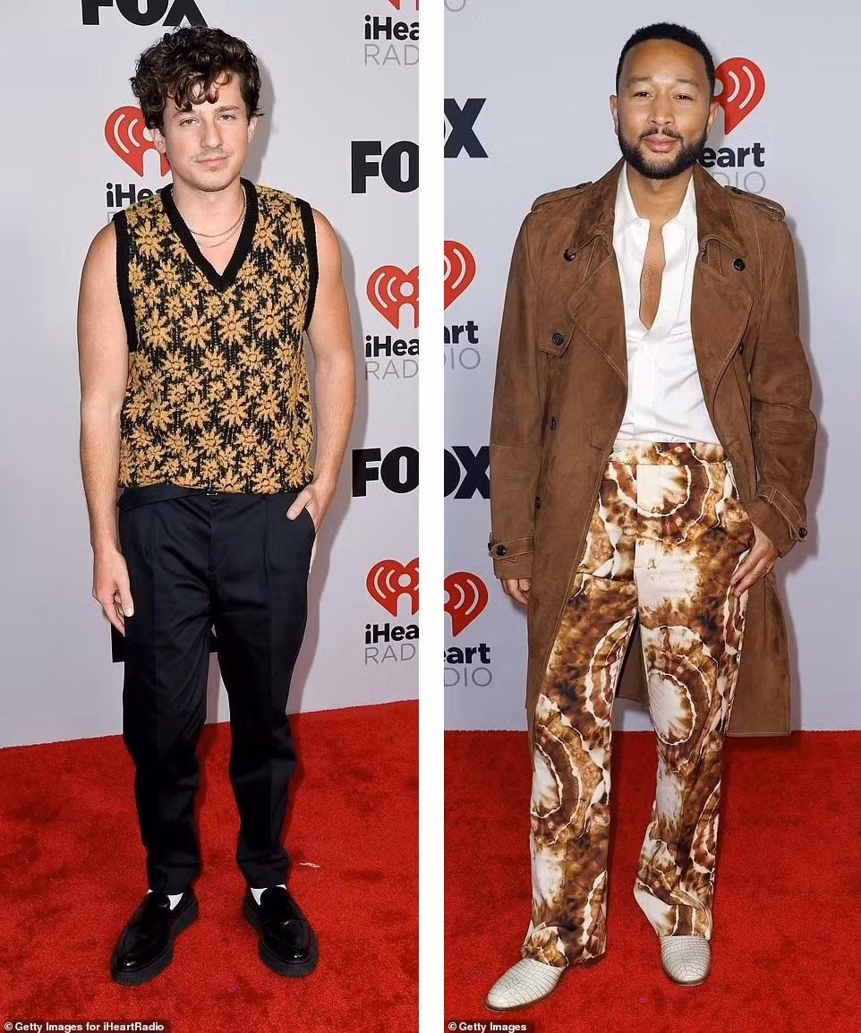 Charlie Puth như một ông chú, trong khi John Legend diện bộ đồ khá "đồng bóng".