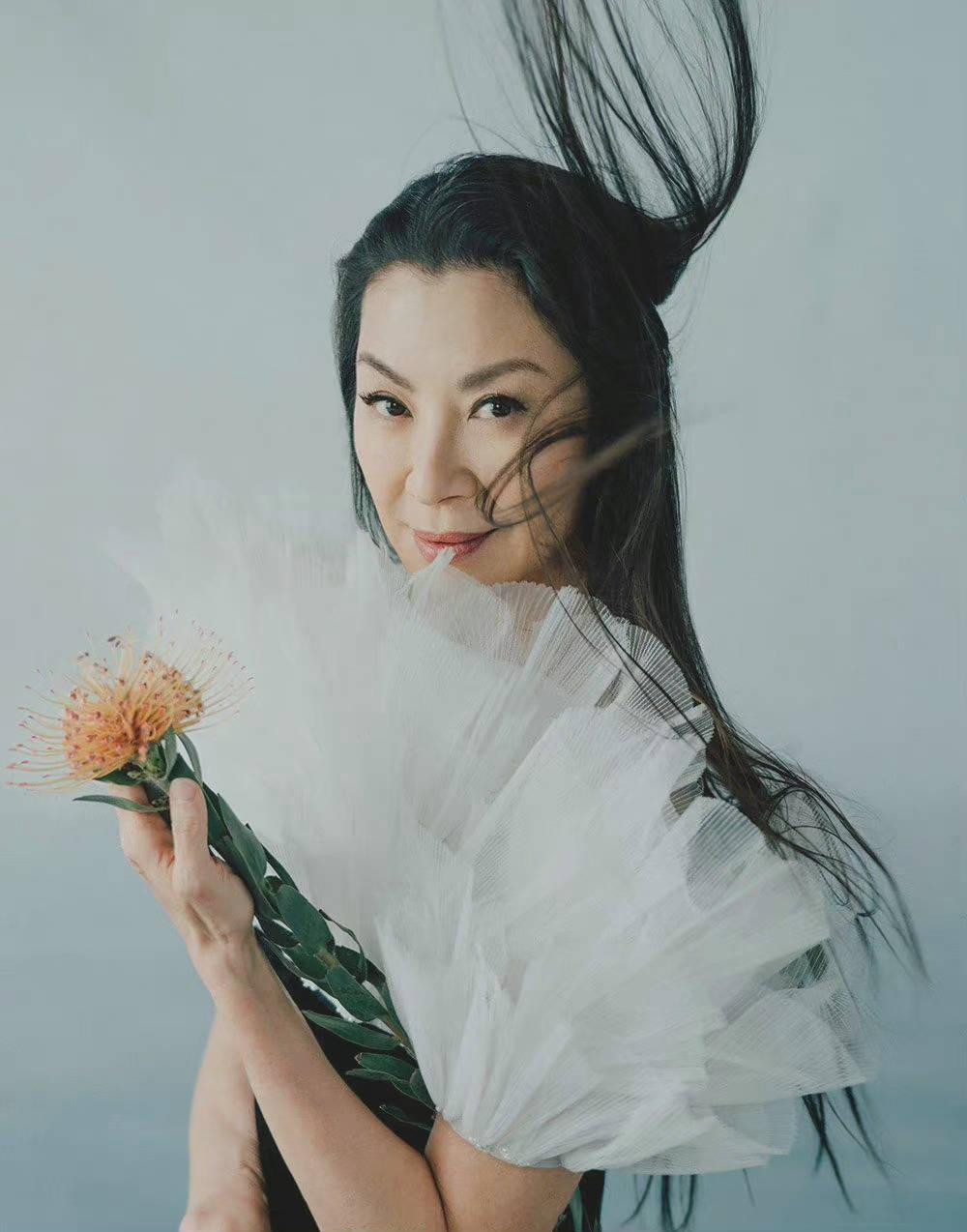 Hiện tại, Dương Tử Quỳnh đang tập trung quảng bá phim Hollywood "Everything Everywhere All at Once" do cô đóng chính. Trong phim, cô vào vai Evelyn Wang - một phụ nữ gốc Hoa có năng lực đi xuyên đa vũ trụ.