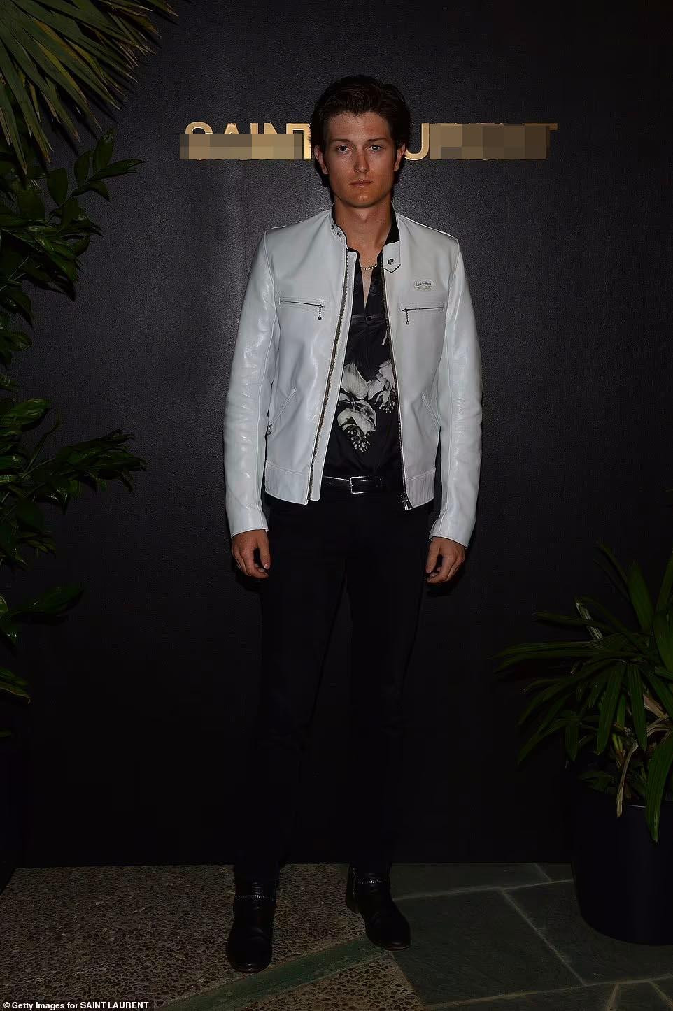 Nam diễn viên 21 tuổi Sam Evans.