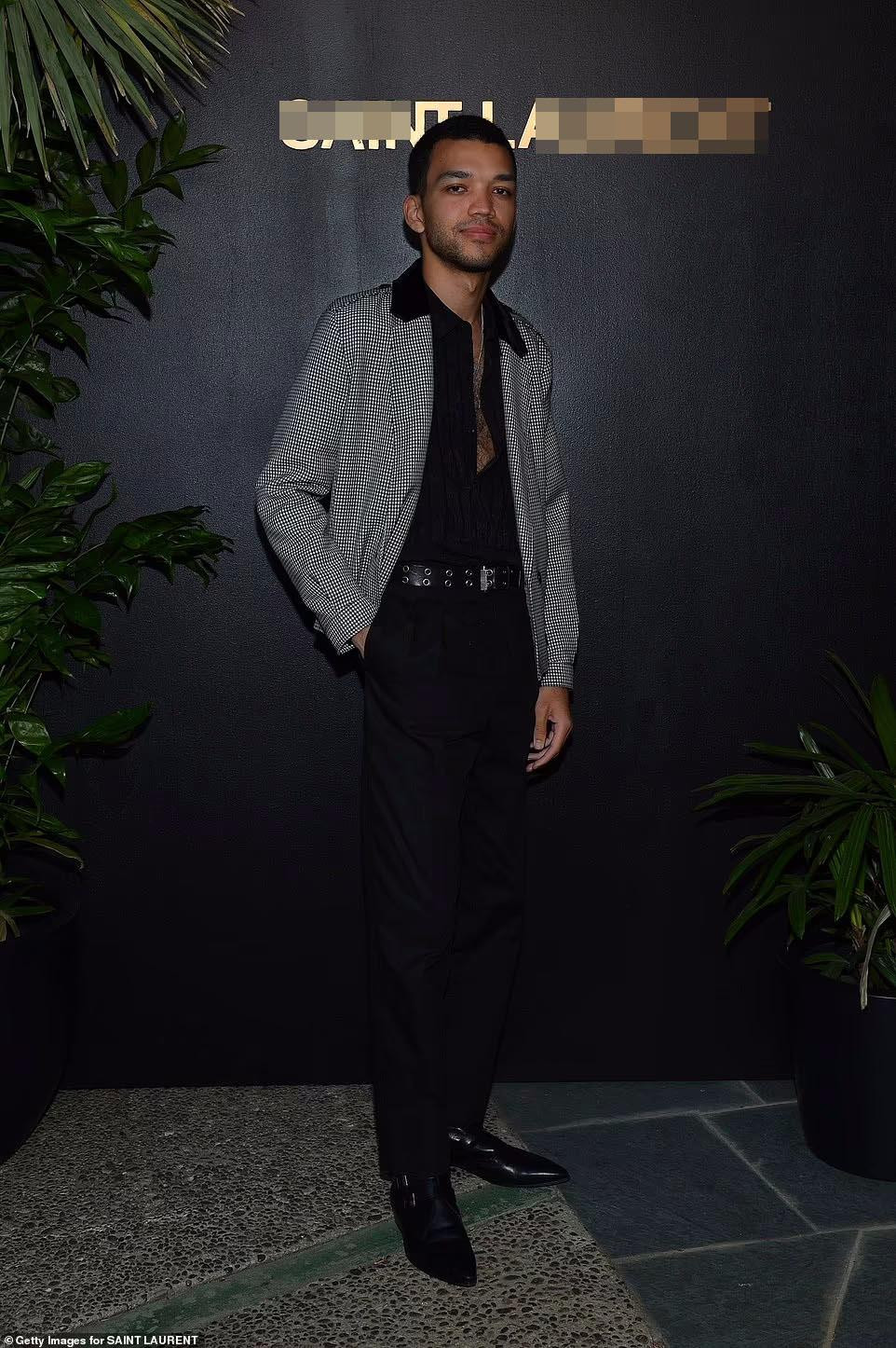 Nam diễn viên người Mỹ Justice Smith.