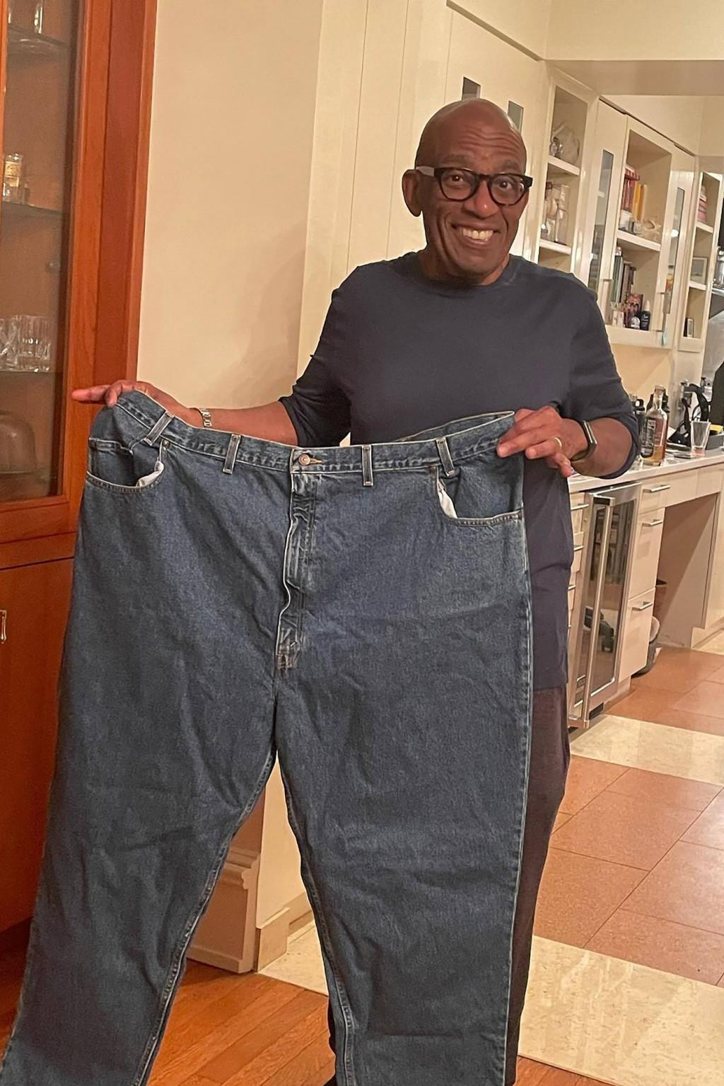 MC Al Roker kỷ niệm 20 năm giảm cân thành công bằng cách khoe chiếc quần ngoại cỡ thời còn vật lộn với cân nặng.