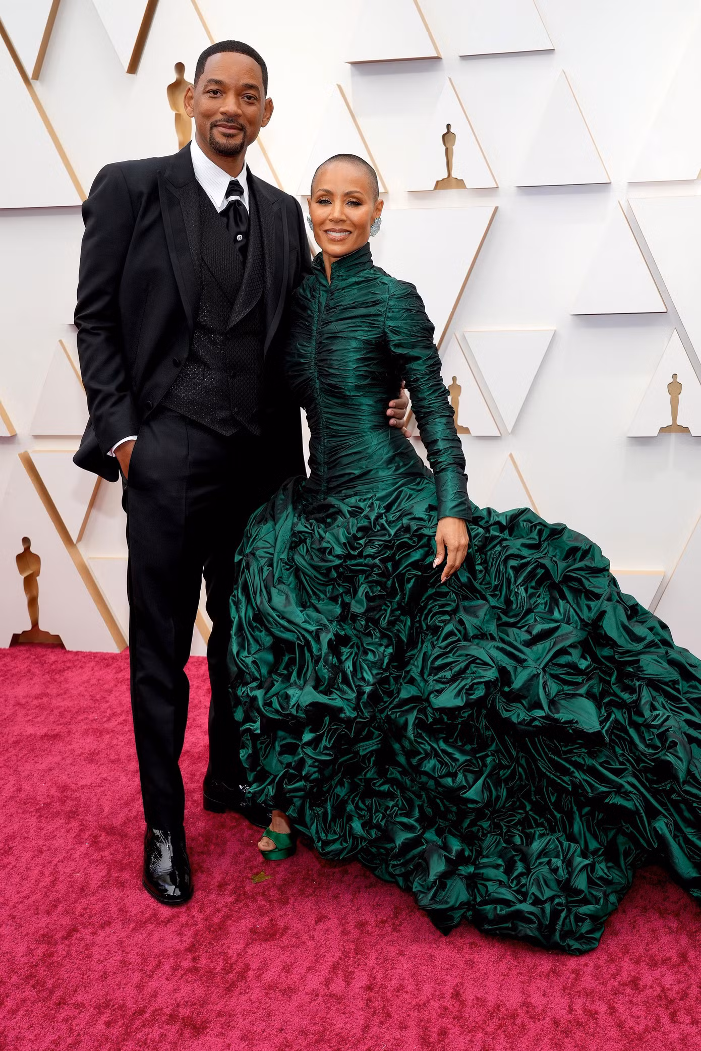 Will Smith và vợ trên thảm đỏ.