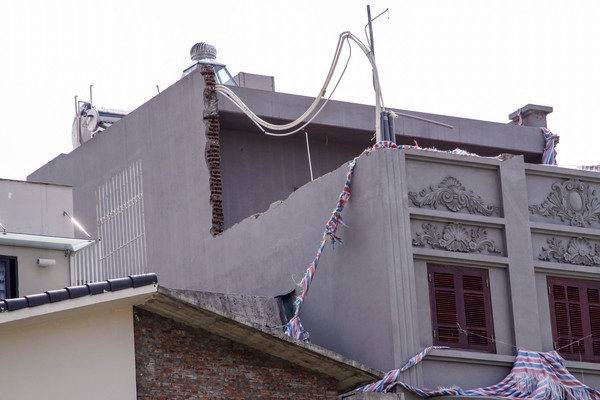 Vì sao dừng tháo dỡ biệt thự sai phép của gia đình cựu Tướng Hóa? ảnh 2