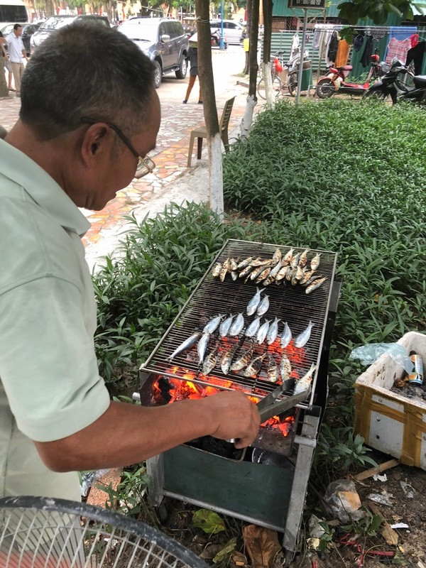 Hàng vạn người đổ về Cửa Lò tránh nóng ảnh 6