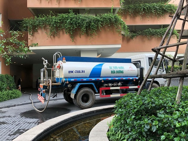 Mới chớm hè, cả khu đô thị ở Hà Nội đã 'khát' nước sạch ảnh 2