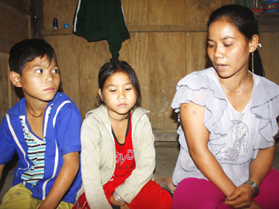 Mẹ con chị Hồ Thị Sanh. Mẹ con chị Hồ Thị Sanh