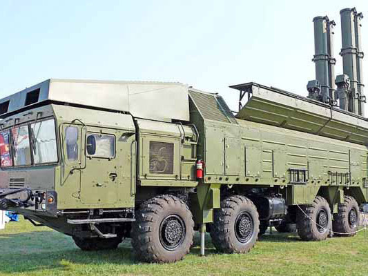 Xe bệ phóng Kalibr-M / Club-M mang 4-6 ống phóng chứa tên lửa