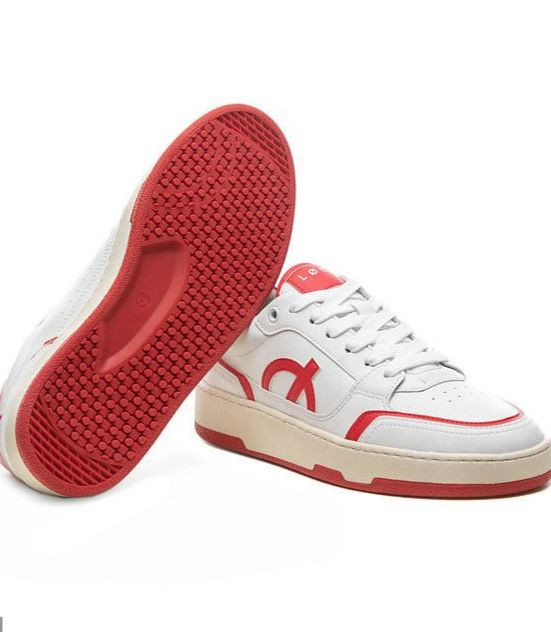 Thương hiệu giày "thuần chay" được Leonardo DiCaprio đầu tư thua lỗ 2 năm liên tiếp. Ảnh: GettyImages. Thương hiệu giày "thuần chay" được Leonardo DiCaprio đầu tư thua lỗ 2 năm liên tiếp. Ảnh: GettyImages.