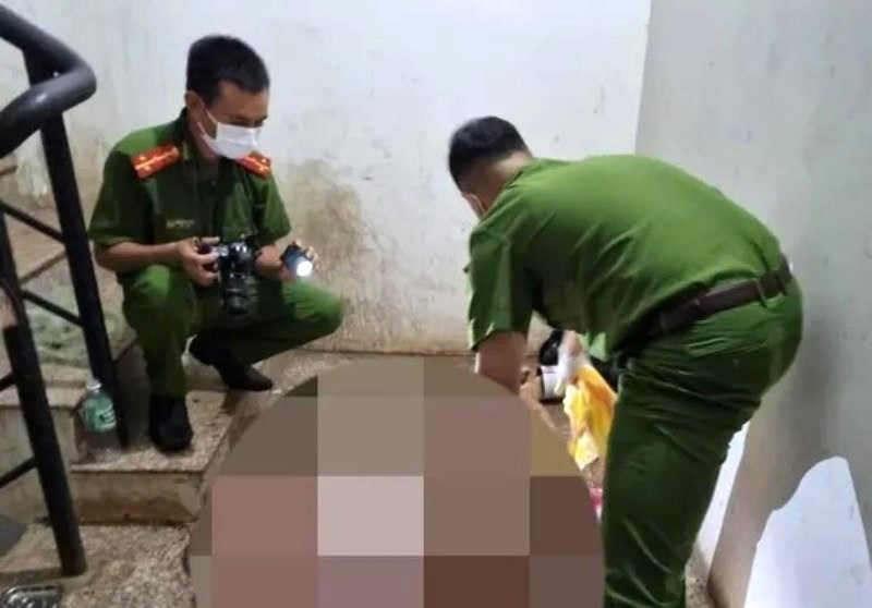 Lực lượng công an khám nghiệm hiện trường tại chung cư Hoàng Anh Gia Lai. Ảnh: VietNamNet. Lực lượng công an khám nghiệm hiện trường tại chung cư Hoàng Anh Gia Lai. Ảnh: VietNamNet.