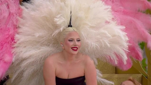 Tiết mục của Lady Gaga bị chê vì âm thanh kém chất lượng và phần thể hiện chưa thuyết phục. Tiết mục của Lady Gaga bị chê vì âm thanh kém chất lượng và phần thể hiện chưa thuyết phục.