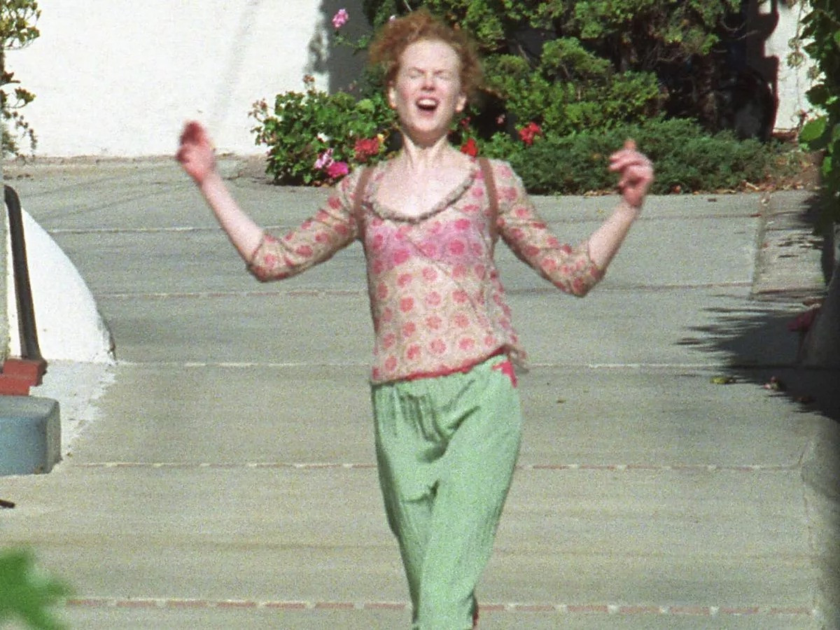 Nicole Kidman vui vẻ sau khi hoàn tất thủ tục ly hôn với Tom Cruise. Ảnh: All Action. Nicole Kidman vui vẻ sau khi hoàn tất thủ tục ly hôn với Tom Cruise. Ảnh: All Action.