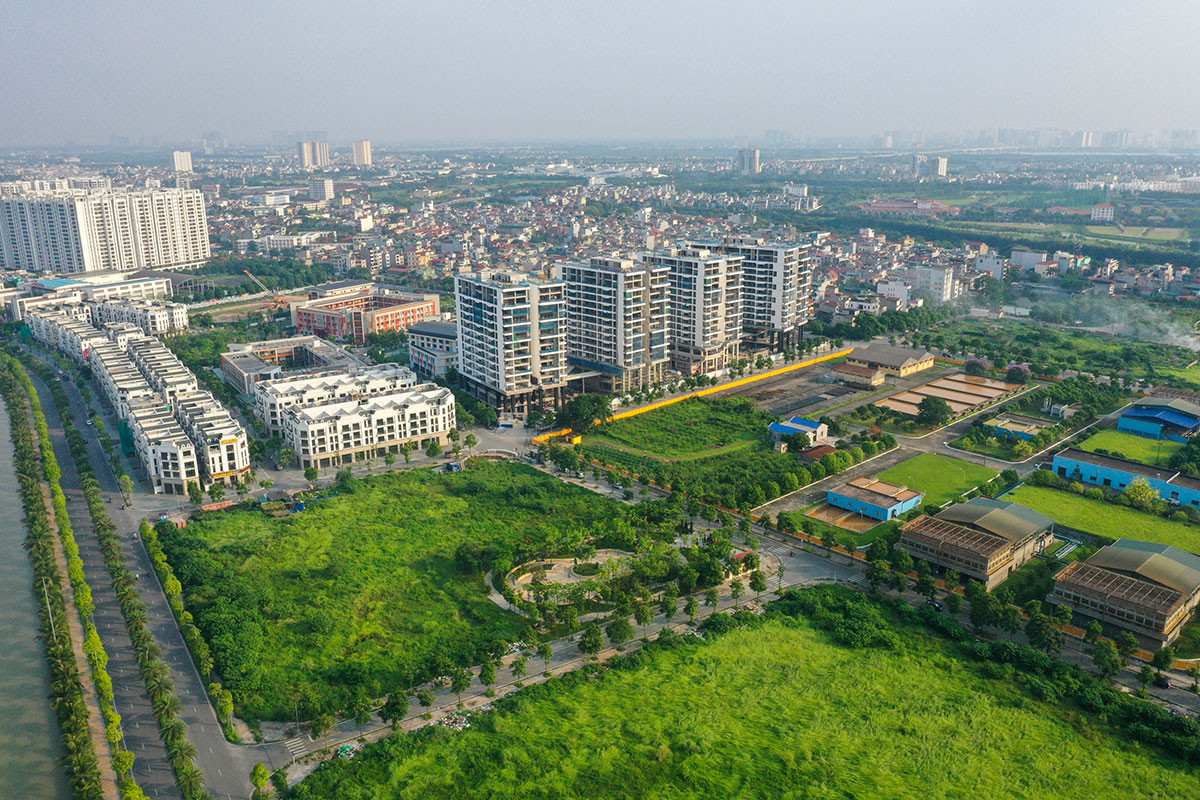 Xem xét cấp sổ đỏ cho doanh nghiệp trúng đấu giá 2 khu 'đất vàng' xây chung cư thuộc ô quy hoạch C14 phường Phúc Đồng (quận Long Biên, Hà Nội) với tổng diện tích hơn 27.000m2 để xây chung cư. Ảnh minh họa. Xem xét cấp sổ đỏ cho doanh nghiệp trúng đấu giá 2 khu 'đất vàng' xây chung cư thuộc ô quy hoạch C14 phường Phúc Đồng (quận Long Biên, Hà Nội) với tổng diện tích hơn 27.000m2 để xây chung cư. Ảnh minh họa.