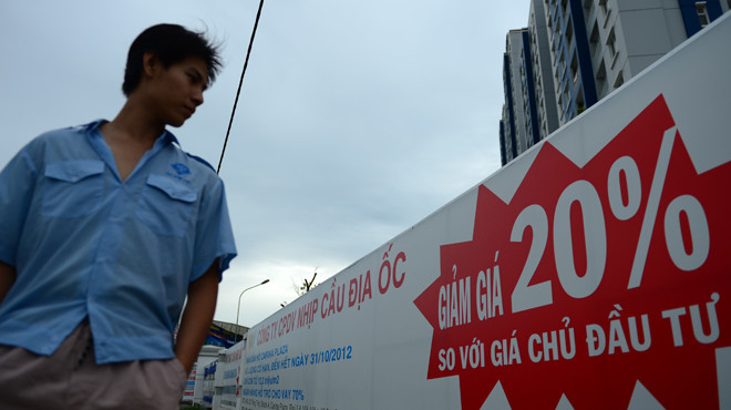 Một công ty rao bán căn hộ tại chung cư Carina trên đại lộ Võ Văn Kiệt, Q.8, TP.HCM với mức giá giảm 20% so với chủ đầu tư - Ảnh: Thuận Thắng 