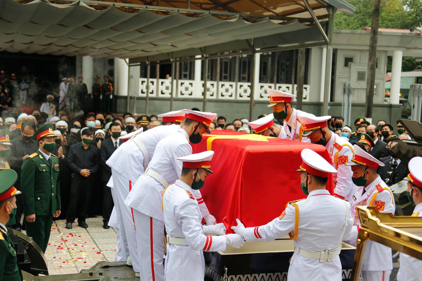 Cử hành trọng thể lễ truy điệu nguyên Tổng Bí thư Lê Khả Phiêu ảnh 4