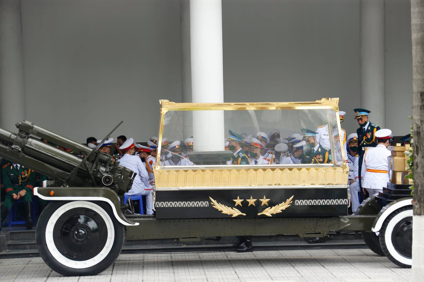 Cử hành trọng thể lễ truy điệu nguyên Tổng Bí thư Lê Khả Phiêu ảnh 25 Cử hành trọng thể lễ truy điệu nguyên Tổng Bí thư Lê Khả Phiêu ảnh 25