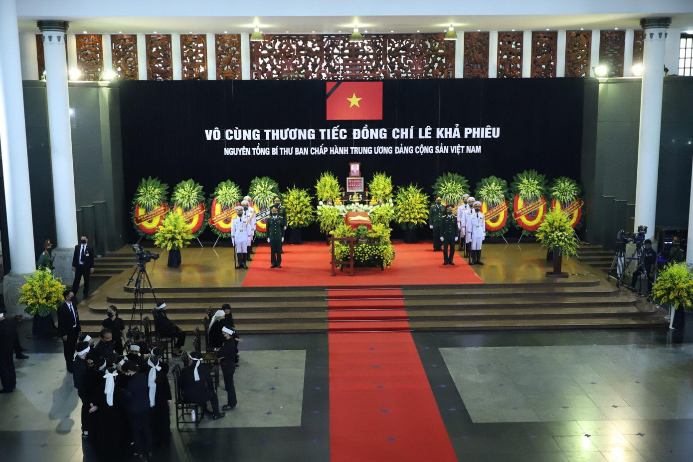 Cử hành trọng thể lễ truy điệu nguyên Tổng Bí thư Lê Khả Phiêu ảnh 23