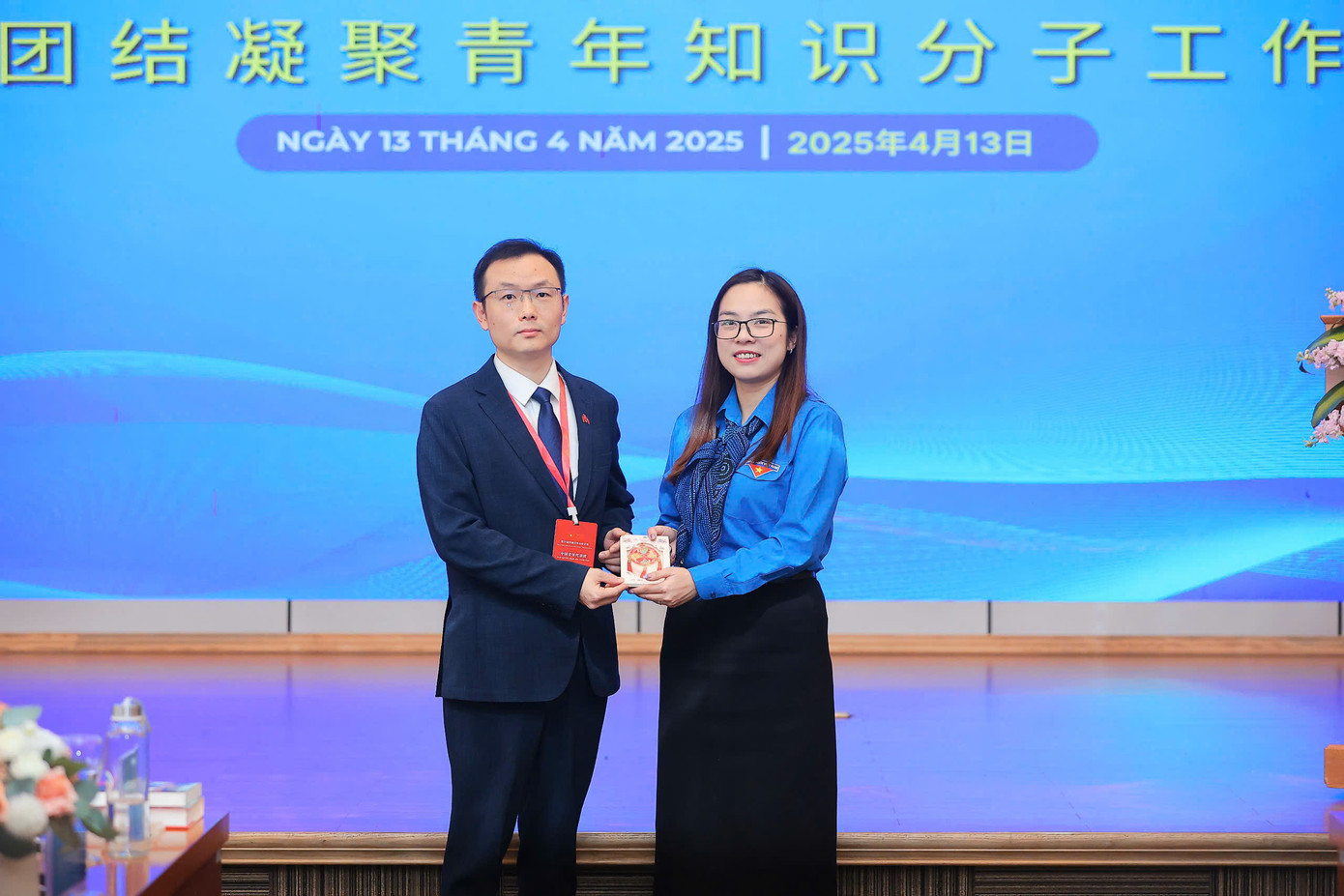 Thanh niên Việt - Trung hiến kế thu hút trí thức trẻ.