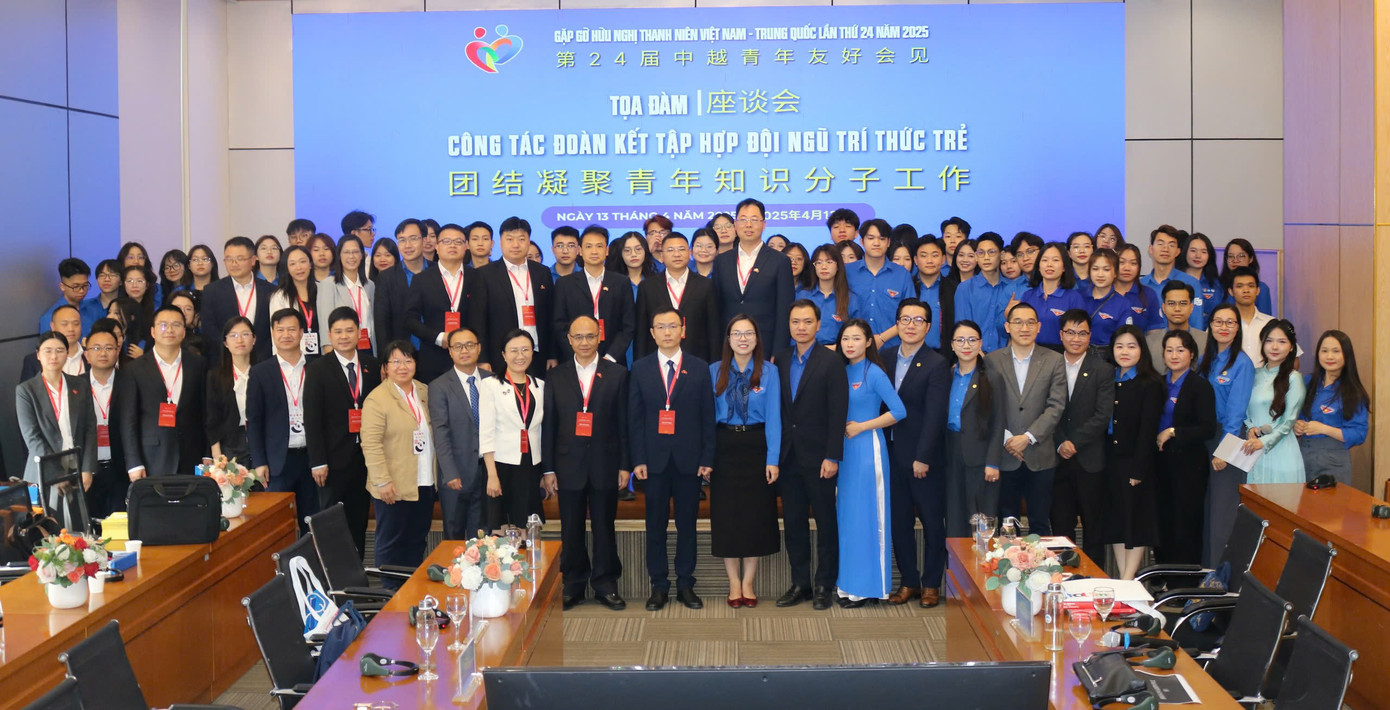 Thanh niên Việt - Trung hiến kế thu hút trí thức trẻ.