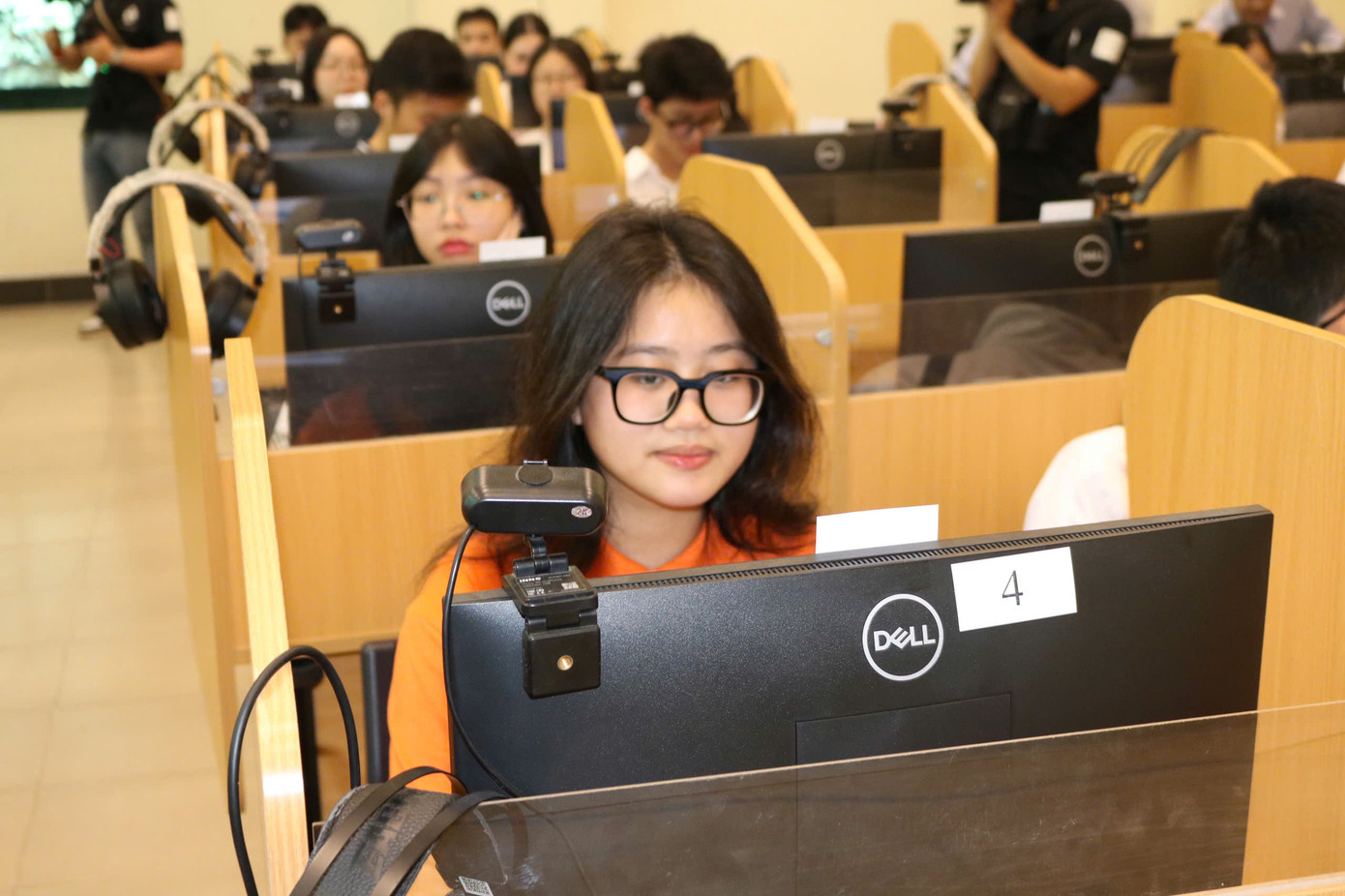 Các thí sinh tham gia làm bài thi tại Vòng loại quốc gia Cuộc thi Vô địch tin học văn phòng thế giới – Viettel 2025. Các thí sinh tham gia làm bài thi tại Vòng loại quốc gia Cuộc thi Vô địch tin học văn phòng thế giới – Viettel 2025.