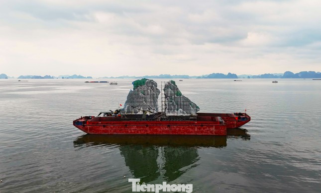 Carnaval có sân khấu lớn nhất từ trước đến nay. Ảnh: Hoàng Dương.