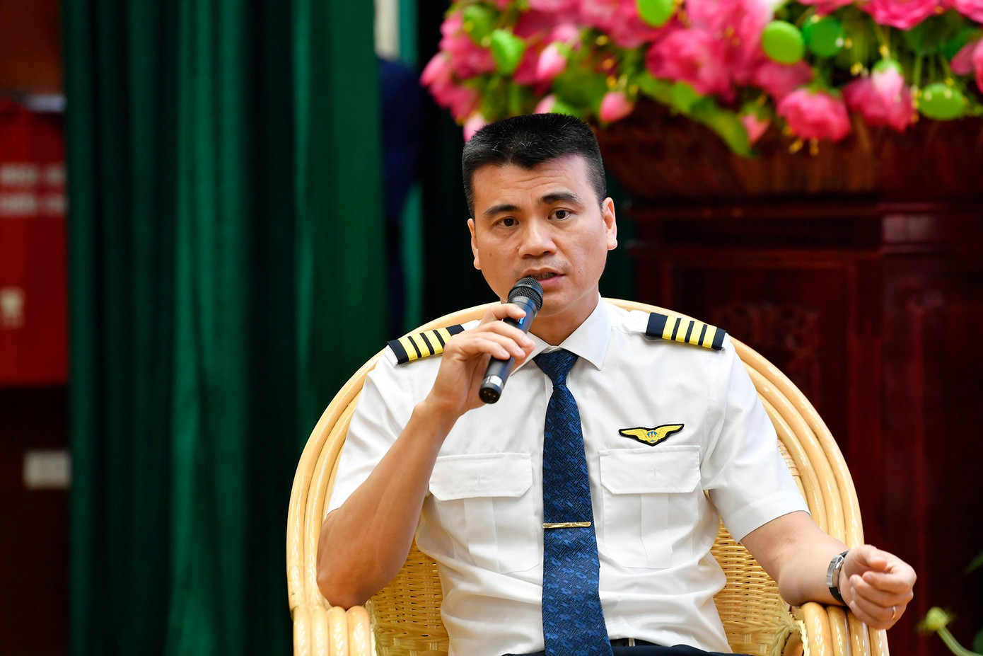 Phó Tổng Giám đốc Vietnam Airlines Tô Ngọc Giang phát biểu về vấn đề giữ chân nguồn nhân lực.