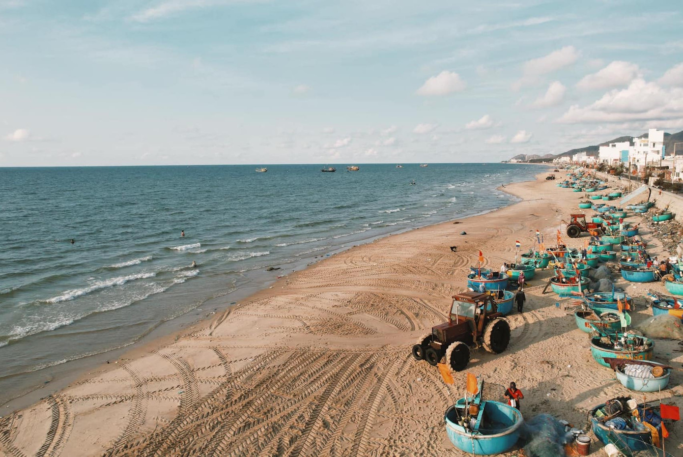Bãi biển làng chài Phước Hải (tỉnh Bà Rịa - Vũng Tàu). Ảnh: Lê Viết Vinh.