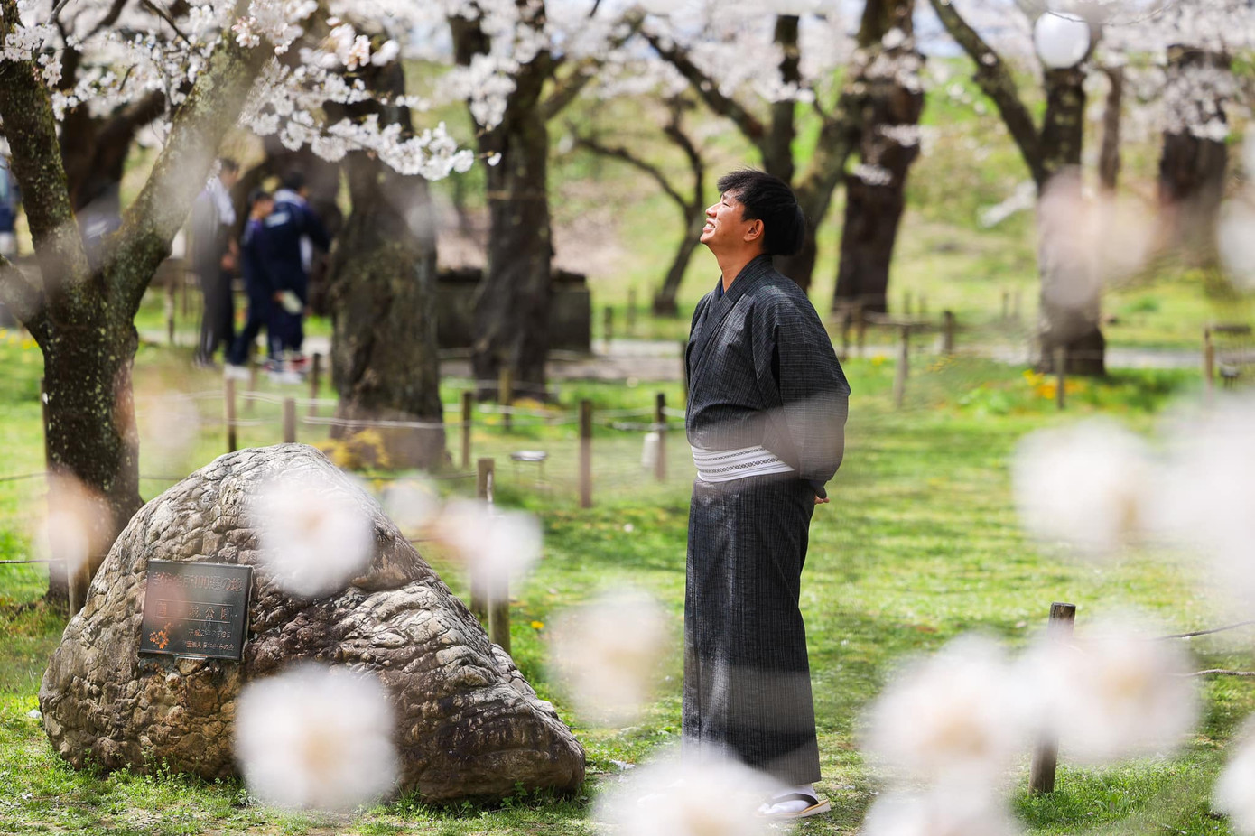 Anh Lê Viết Vinh choáng ngợp với vẻ đẹp của nhiều loài hoa ở Nhật Bản. Ảnh: Lê Viết Vinh.