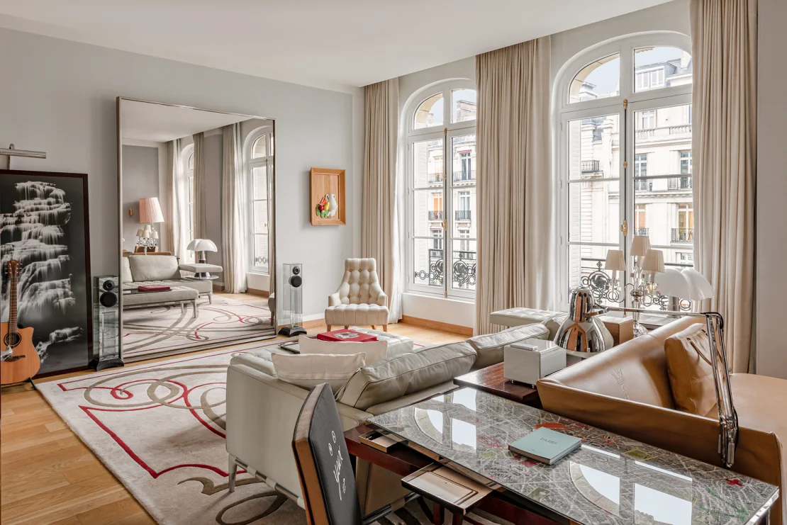 Phòng Royal Monceau Suite tại Raffles Paris.