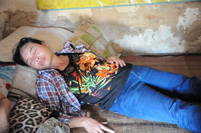 Bà Nguyễn Thị Chiến– vợ ông Chấn vẫn chưa hết mệt mỏi sau 10 năm liền đấu tranh đòi lại công lý, minh oan cho chồng.