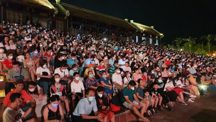 Các vở diễn thực cảnh cháy vé dịp đầu năm tại Phú Quốc. Các vở diễn thực cảnh cháy vé dịp đầu năm tại Phú Quốc.