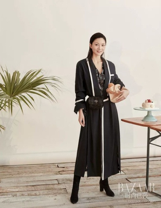 Vợ kém 31 tuổi kể về chuyện tình gây tranh cãi với Trương Nghệ Mưu ảnh 1