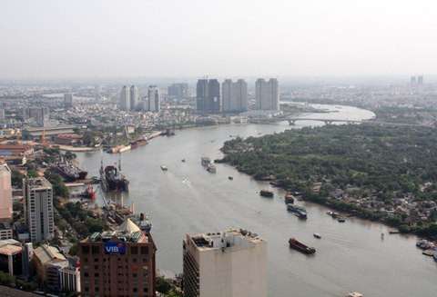 Cầu đường, metro, các tuyến vành đai, đại lộ mới... đang là một trong những yếu tố giúp giao dịch nhà đất nhích lên so với năm 2012. Ảnh: VnExpress Cầu đường, metro, các tuyến vành đai, đại lộ mới... đang là một trong những yếu tố giúp giao dịch nhà đất nhích lên so với năm 2012