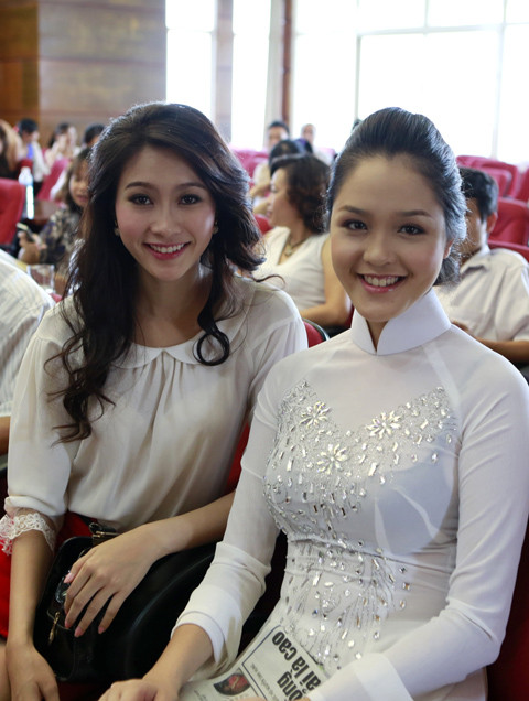 Hoa hậu Đặng Thu Thảo và Á hậu 2 Đỗ Hoàng Anh