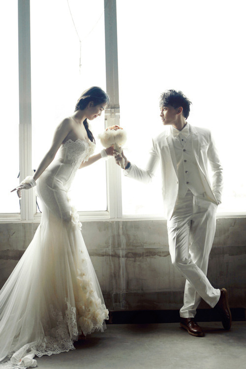 Cô hóa thân thành 