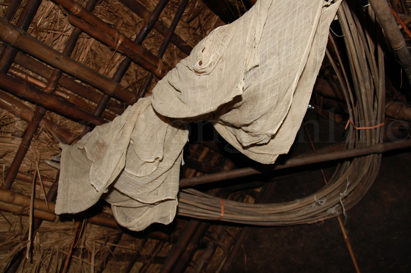 Vó tép, đồ nghề kiếm thức ăn của Đức. Ảnh: Trường Phong