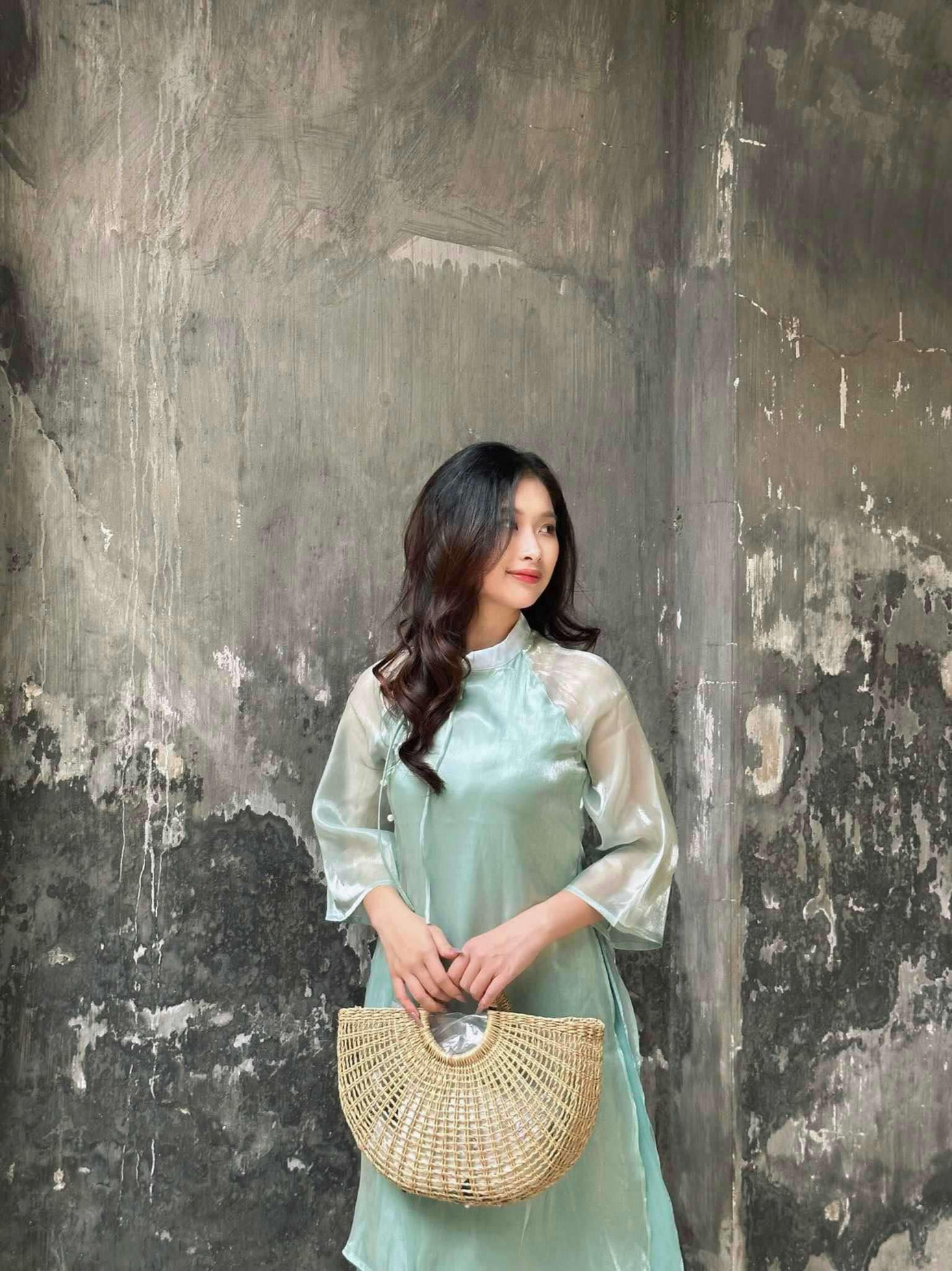 Sinh viên Nguyễn Đình Nguyệt Hà Sinh viên Nguyễn Đình Nguyệt Hà