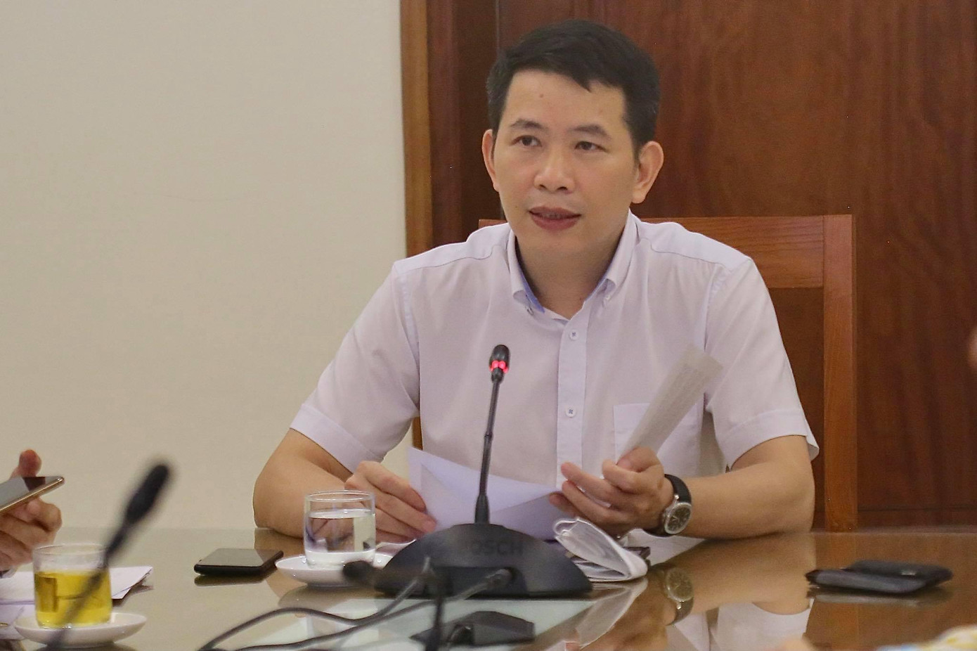 Chủ tịch UBND quận Hoàn Kiếm Phạm Tuấn Long chủ trì toạ đàm. Ảnh: Duy Phạm